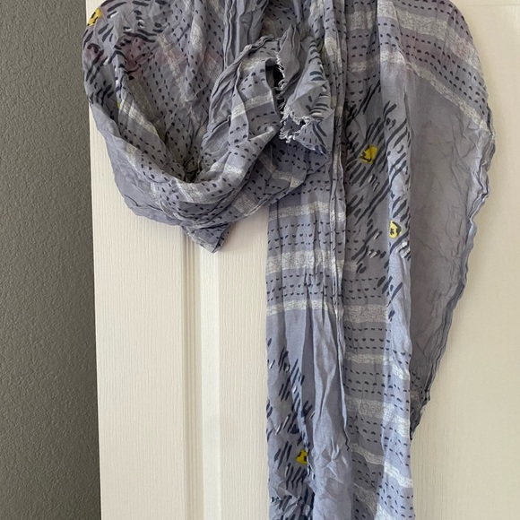 Vera Bradley Soft Fringe Scarf in Paisley Stripes - Picture 2 of 4